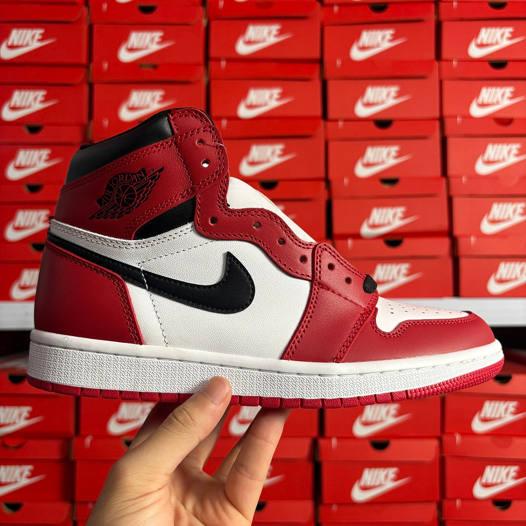 Air Jordan 1 High — Chicago Red