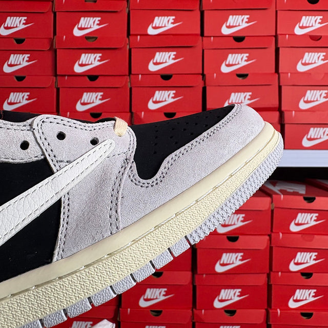 Air Jordan 1 Low — White/Black