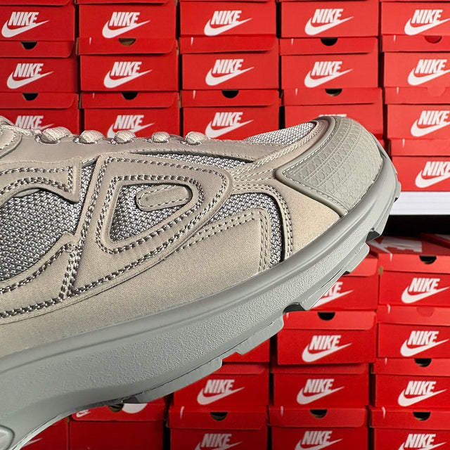 Dior B30 — Grey/White