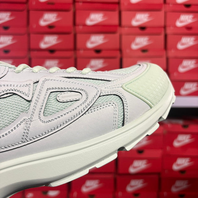 Dior B30 — White/Grey