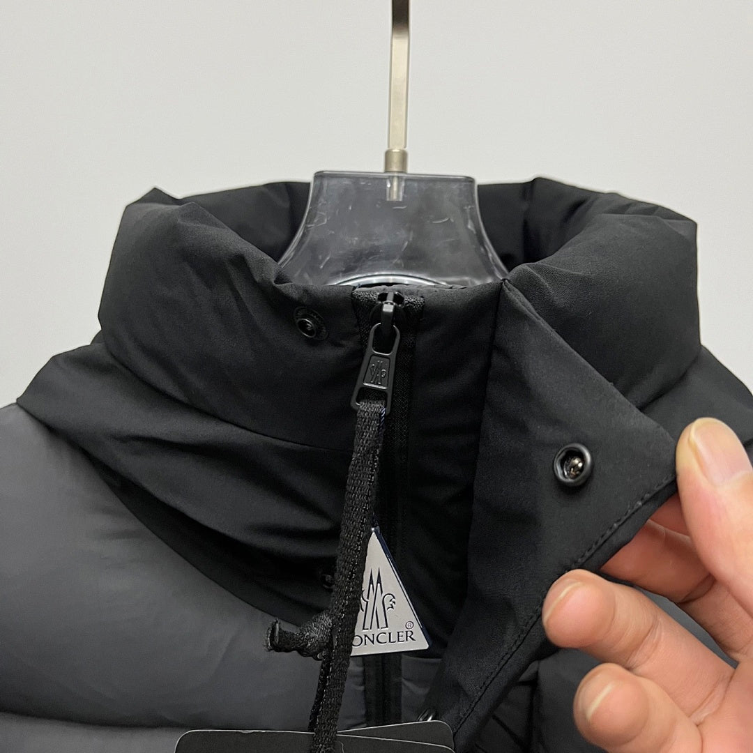 Moncler Puffer — Grey/Black