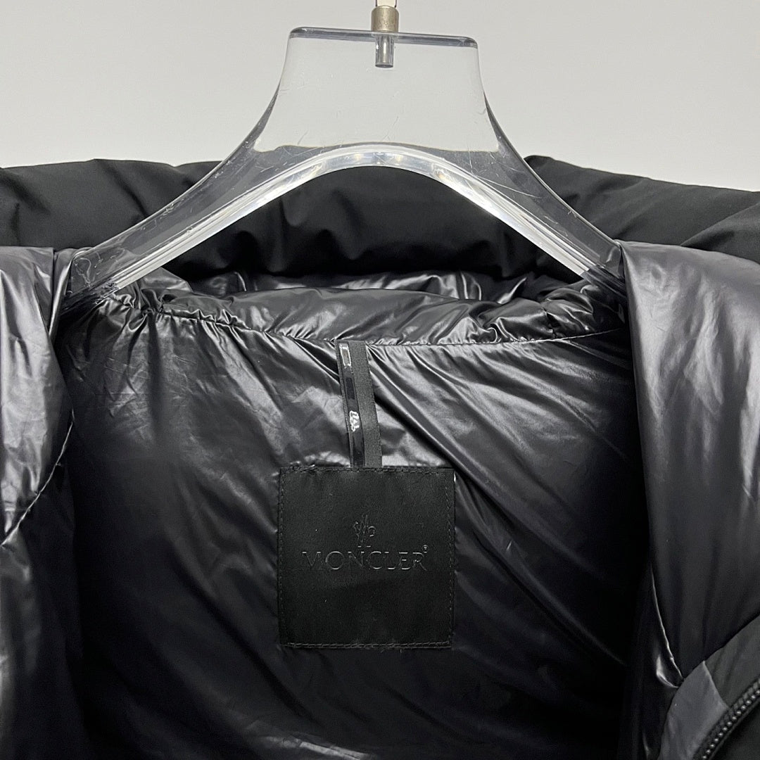 Moncler Puffer — Grey/Black