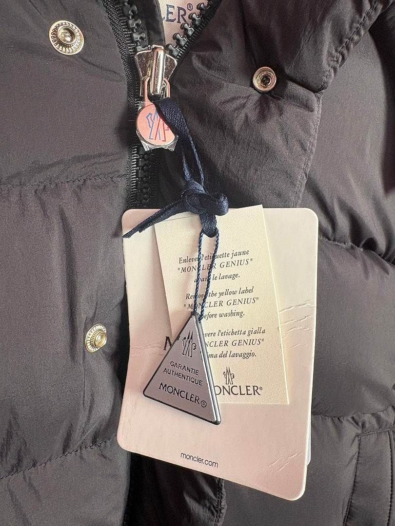 Moncler Puffer — Grey/Black