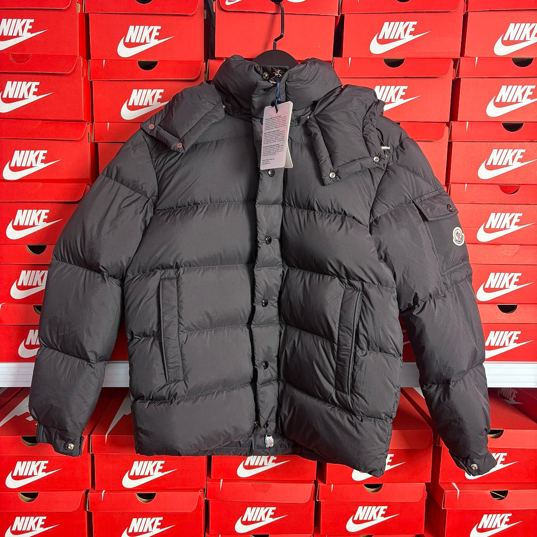 Moncler Puffer — Grey