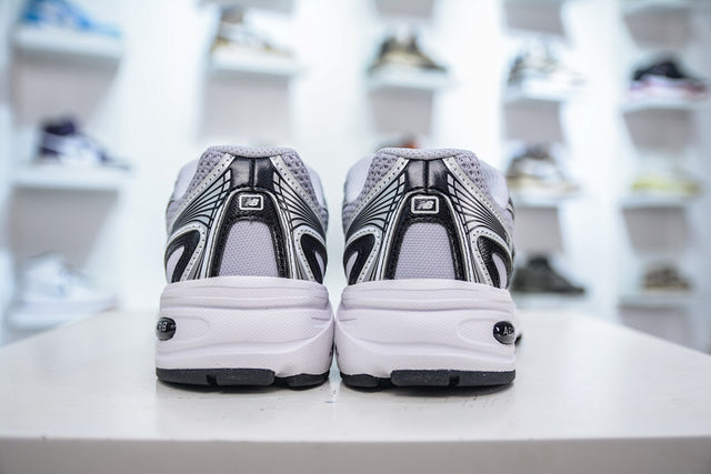 New Balance 1906R — Grey/Silver