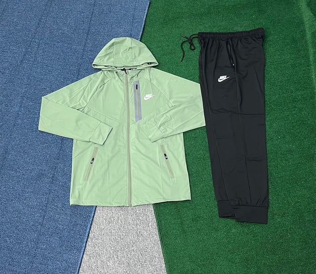Nike Tracksuits & Joggers — Selection