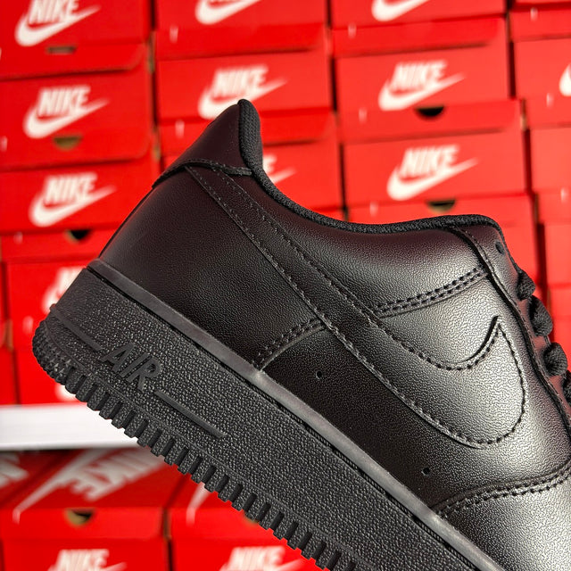 Nike Air Force 1 — Black/White